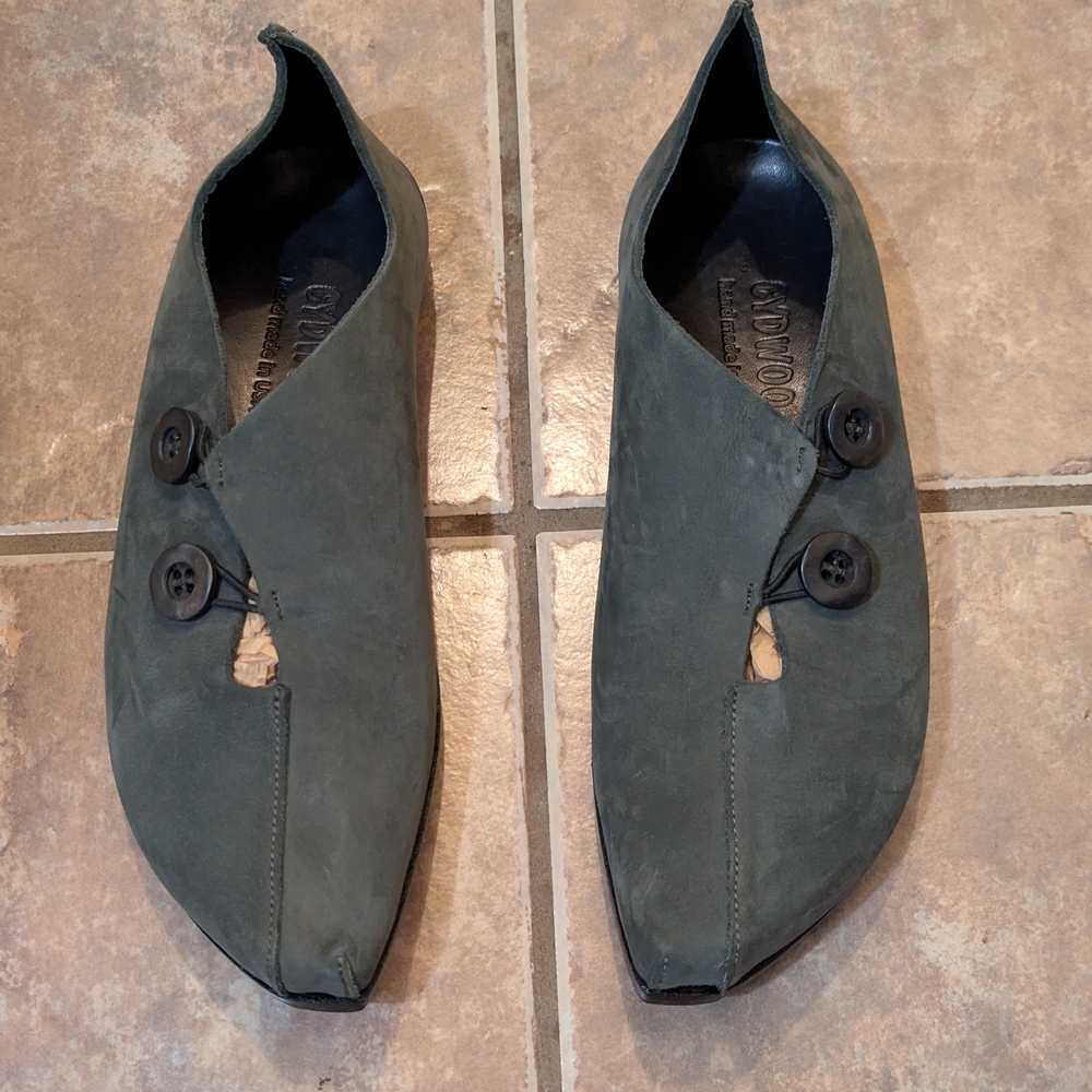 Green Slip-On Flats with Seam Detail